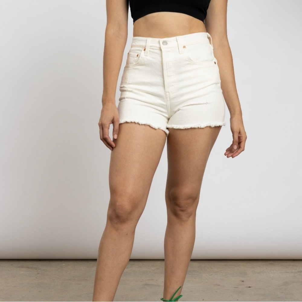 Levi's Ribcage Off White Shorts